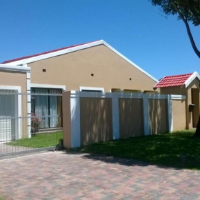 Гостиница Zufike Self Catering  Порт-Элизабет